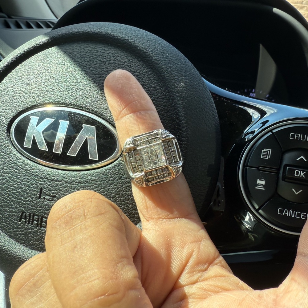 Elegant Silver Geometric Ring